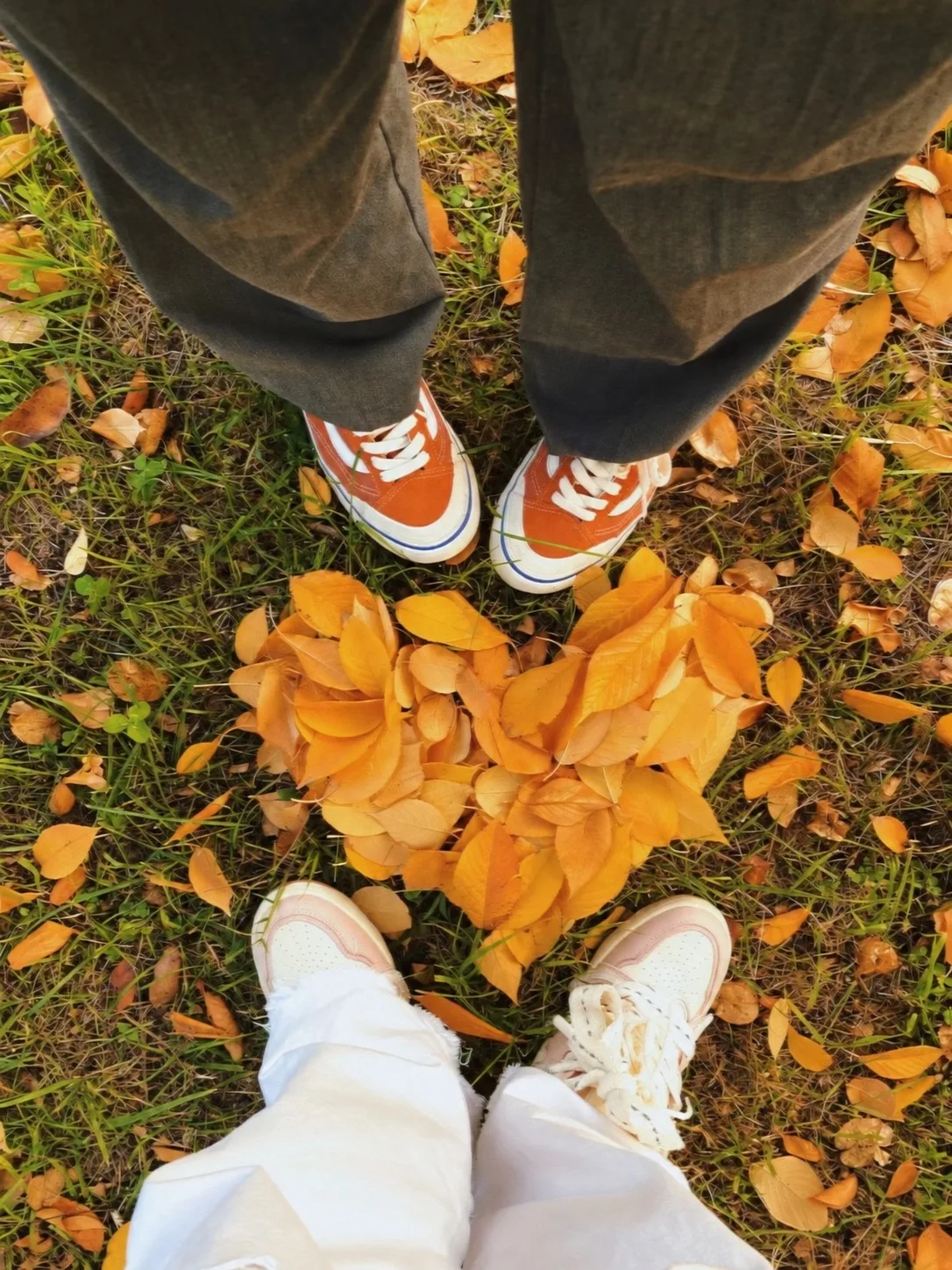 идея для парного фото, которое пахнет осенью 🍁