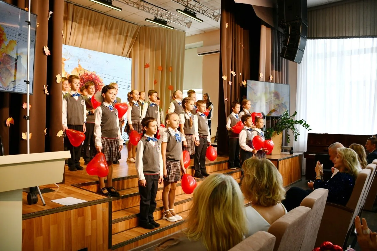 Родителей приглашают на «Открытый микрофон 🎤 15 октября в лицее №159 пройдёт «Открытая...
