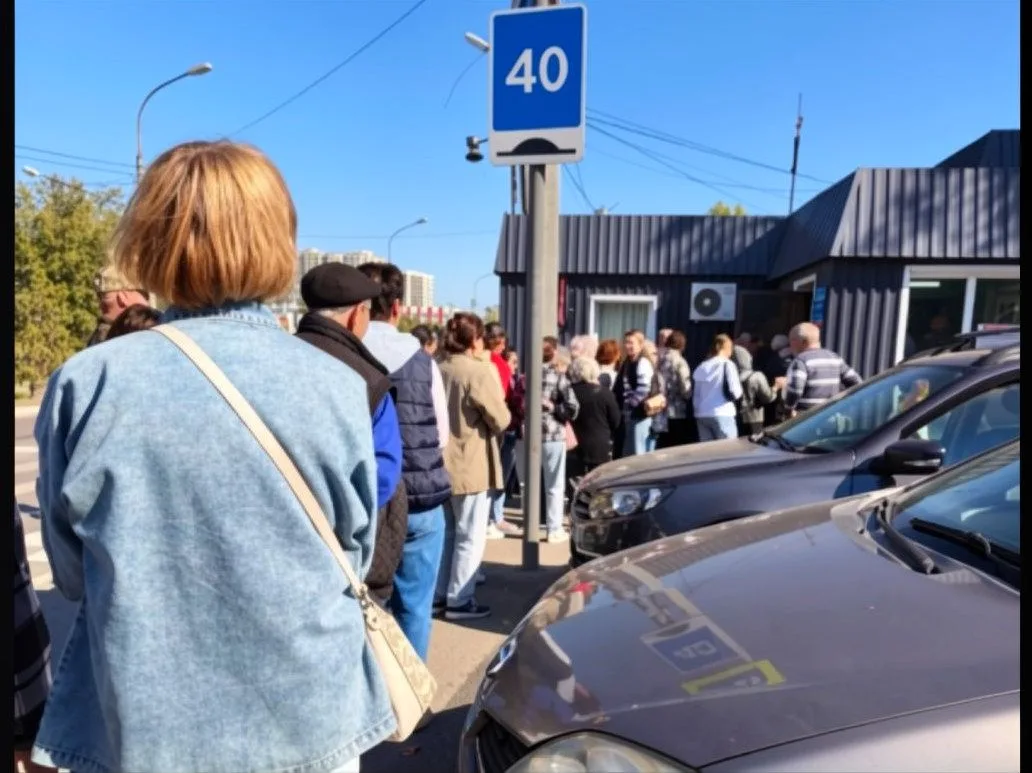 😡«Настоящее издевательство»: волжане штурмуют пункты выдачи транспортных карт
