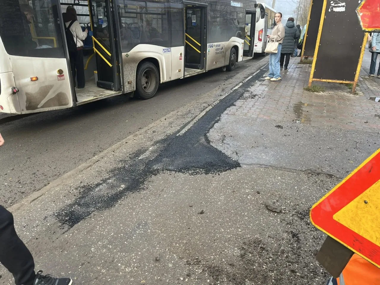Несколько участков улиц подшаманили в Сыктывкаре.