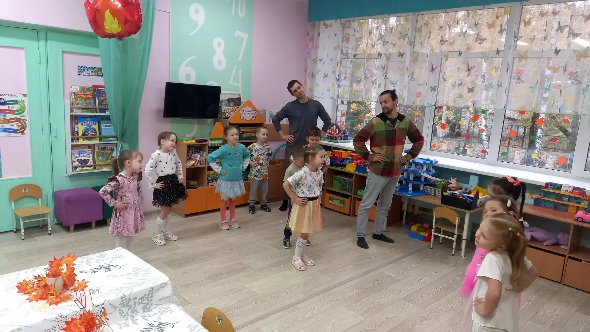 Лучшее начало дня- в движении и с самыми близкими. В группе " Радуга" утро было  по - н...