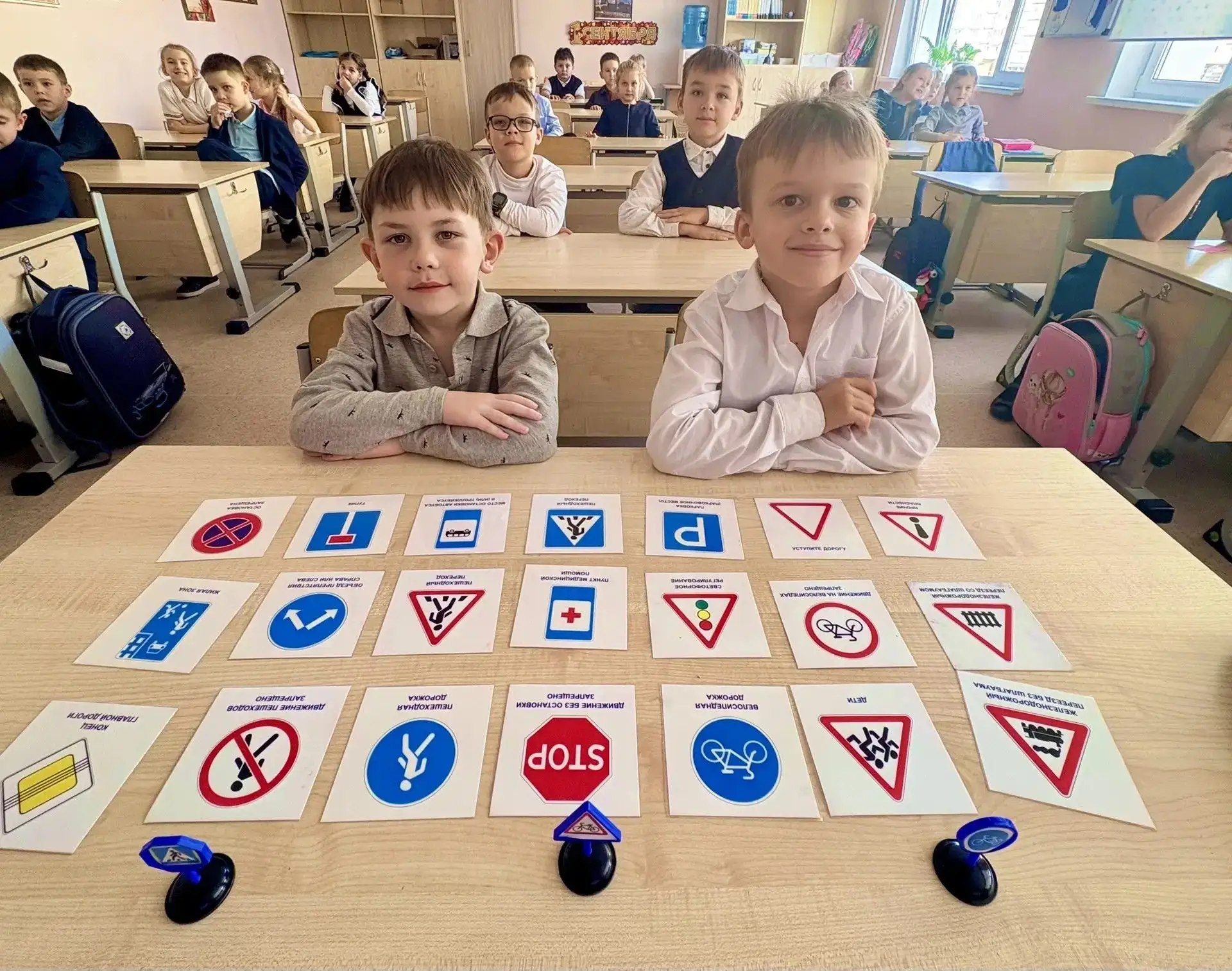 🚦 «Мы пешеходы»: учимся быть заметными и осторожными! 🚶‍♂️В школах №3, МПЛ№8, СЭЛ №21...