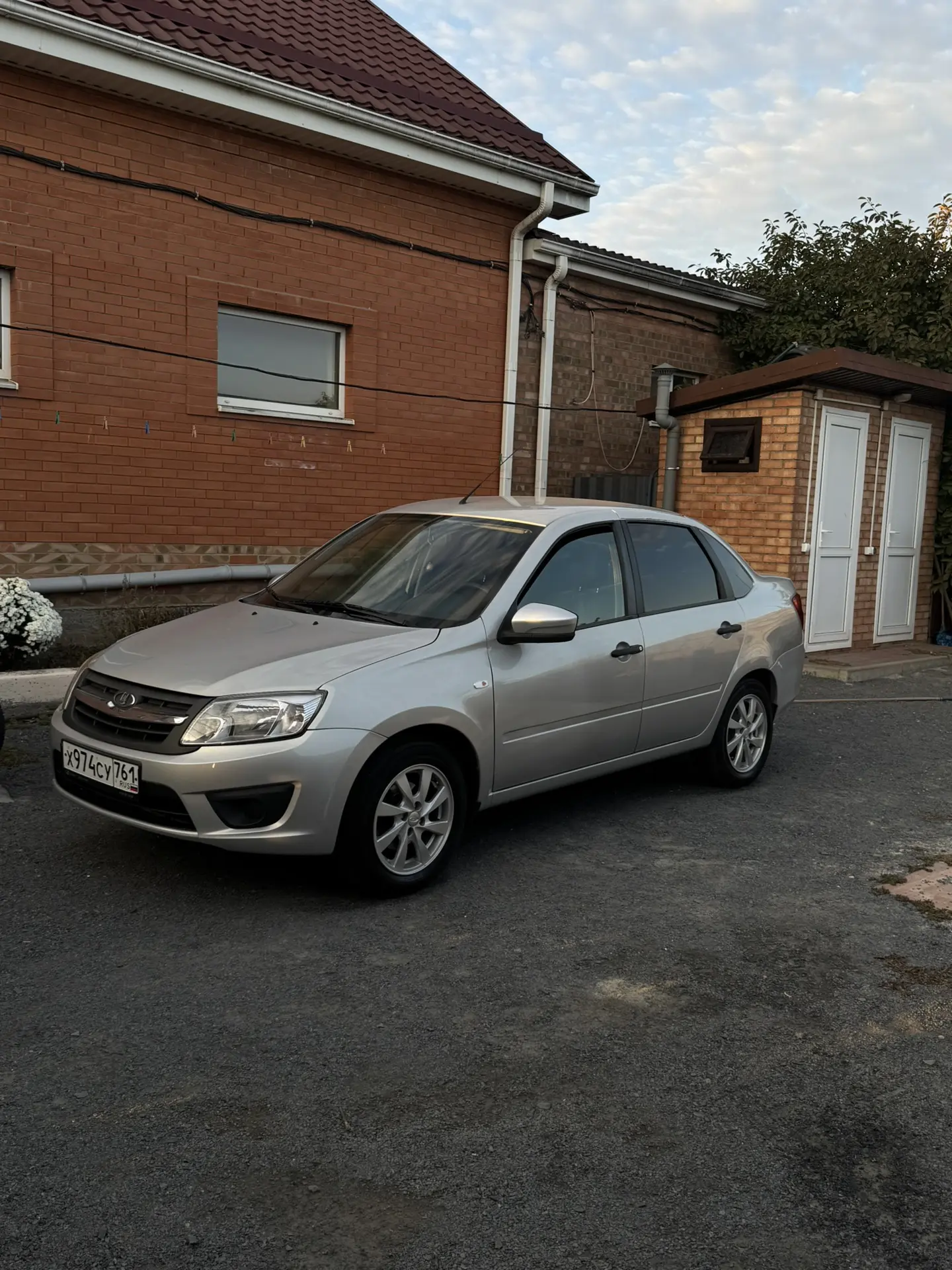 🚗 Lada Granta