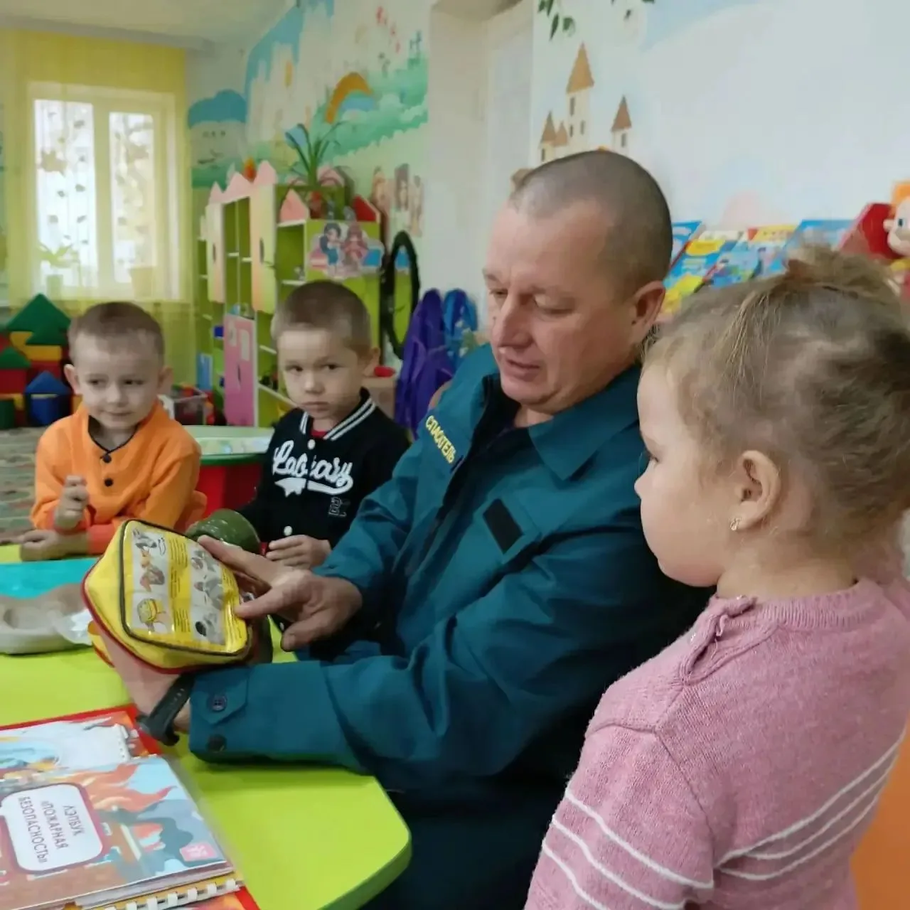 В одном из детских садов г. Камень-на-Оби  состоялся урок безопасности