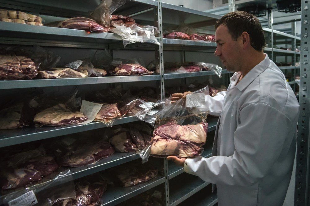 Власти хотят сдержать рост цен на мясную продукцию за счет квот.