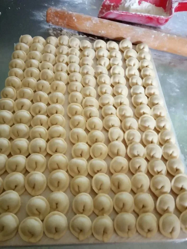 Пельмешки из говядинки, ручной лепки за 1 килограммчик 600 ₽. 89829443872 Екатерина.