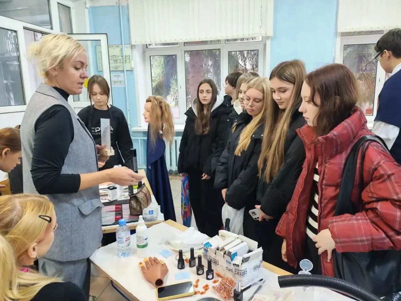 📌 «Шаг в будущее: 8А класс побывал в Чеховском техникуме»