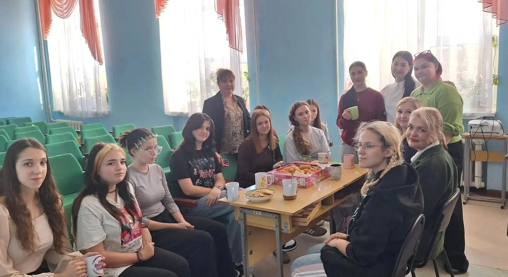 💖 Забота по плану и от души: кураторы навестили студентов в общежитии