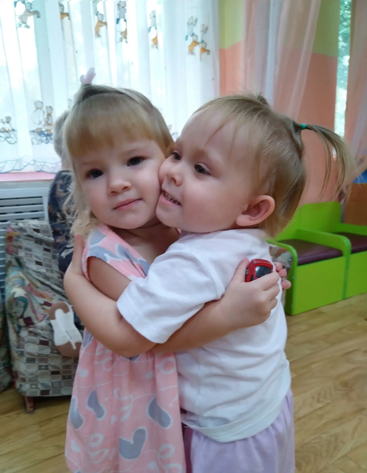 Дети учатся взаимодействовать и понимать чувства друг друга