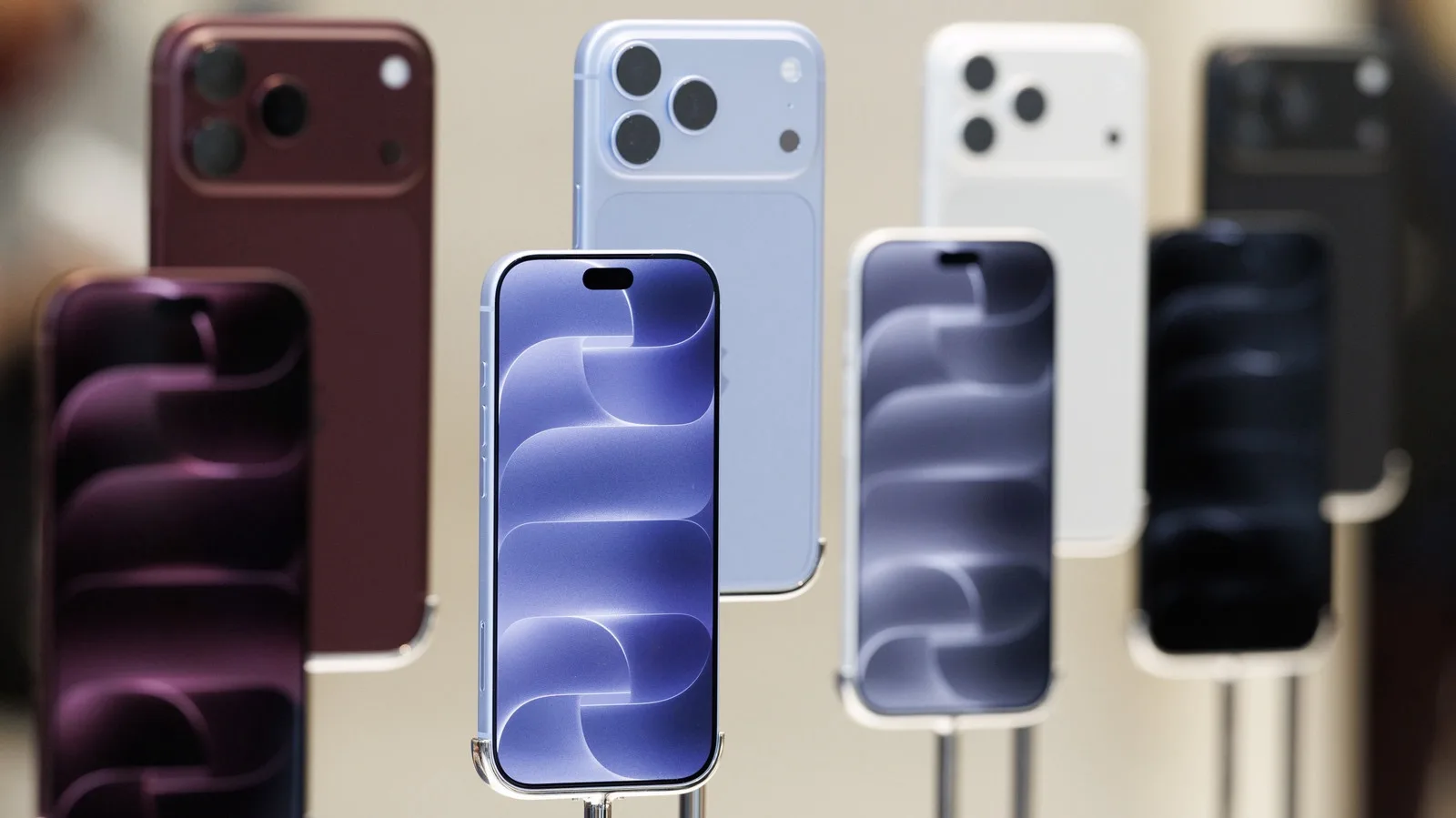 Apple отзывает iPhone 18 Pro Max — смартфоны просто теряют связь