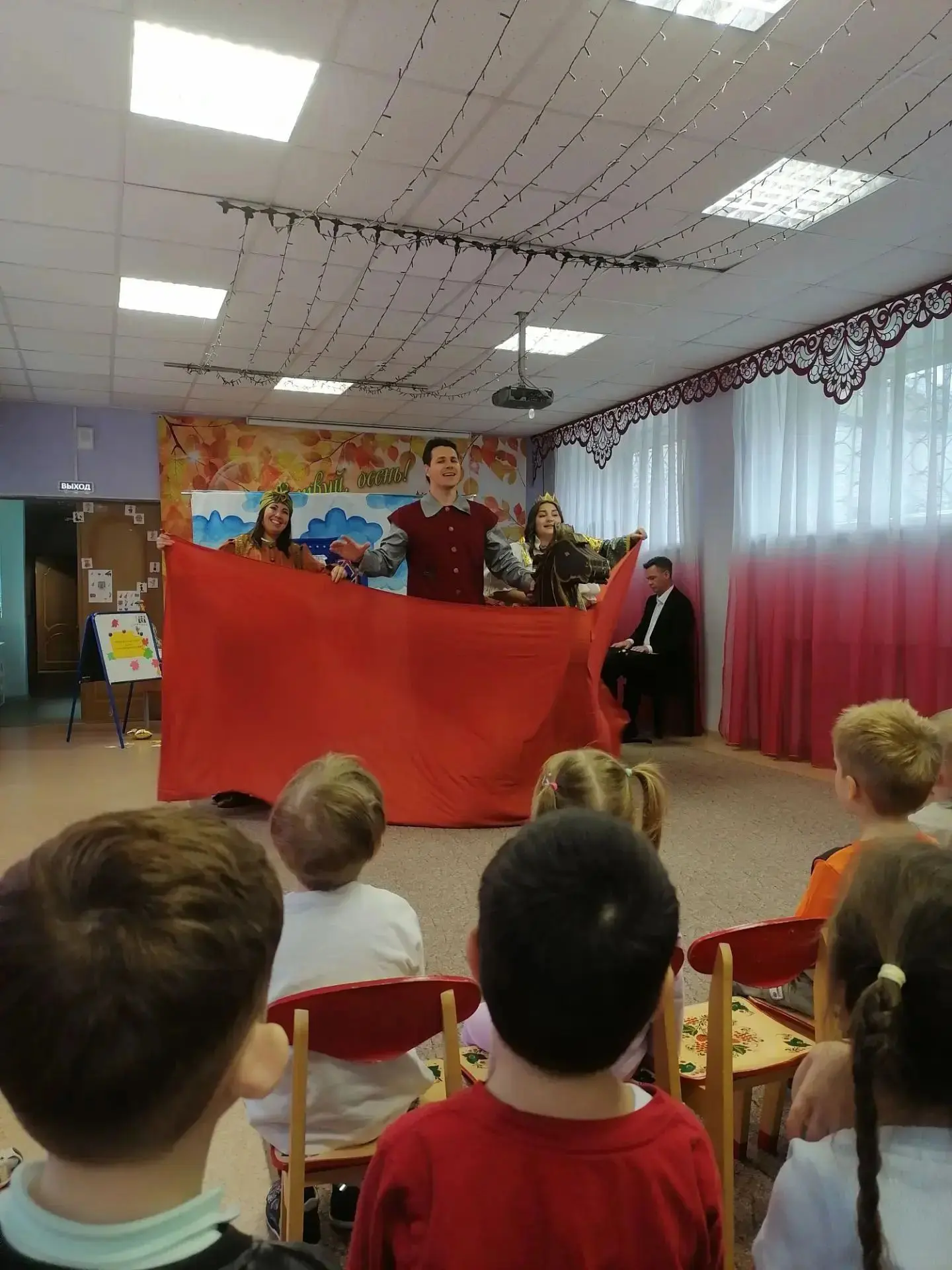 Сегодня, в честь Всемирного дня музыки в гостях у воспитанников МАДОУ " Верботон" побыв...