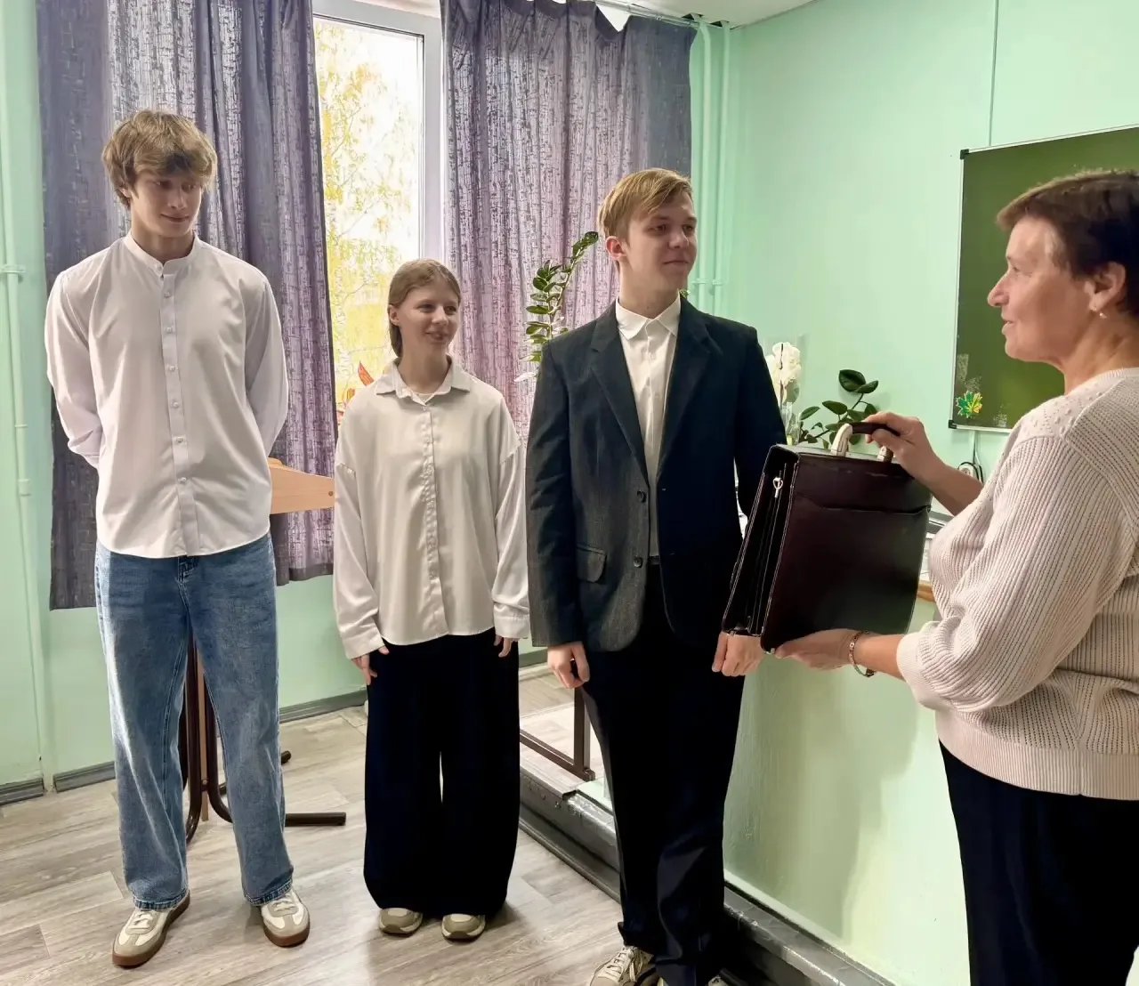 🎓 В школе прошел долгожданный день — День самоуправления!