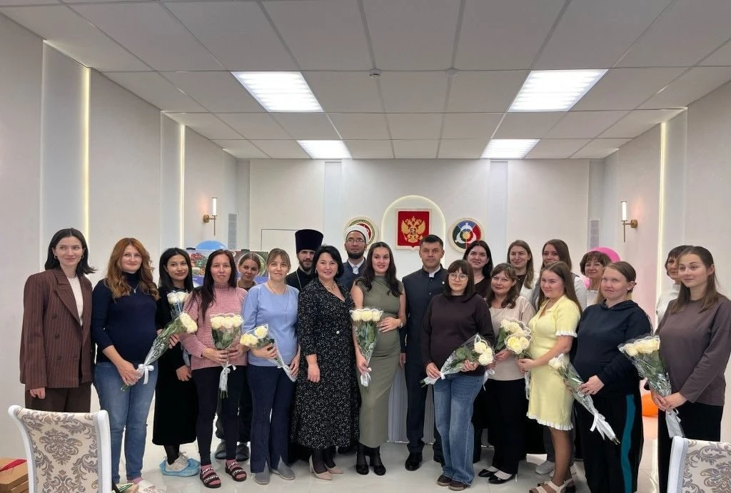 🌸 В Аксубаевском районе будущих мам поздравили с праздником