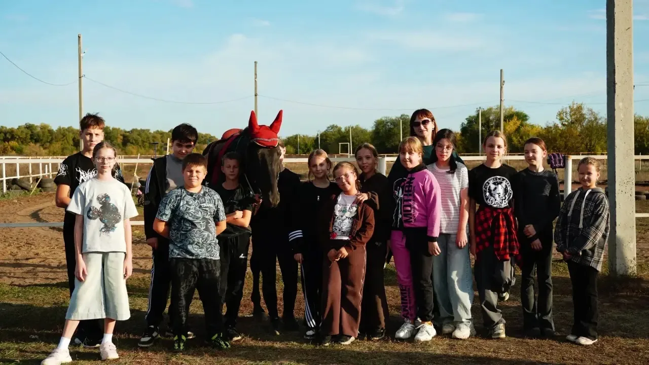 🐎Ребята из 5 «А» побывали на экскурсии в конно‑спортивном клубе — и это было по‑настоя...