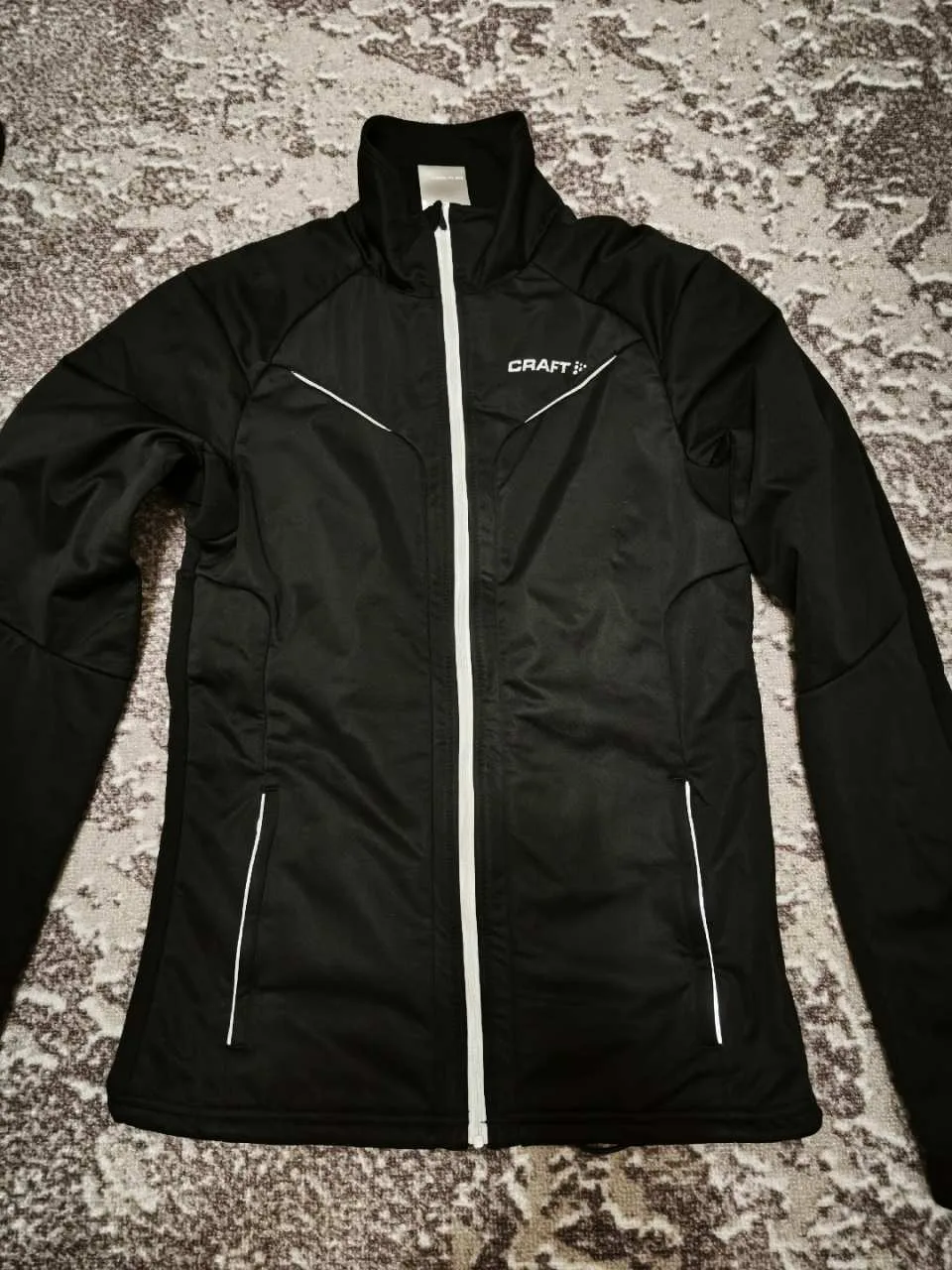 Продам  разминку Craft XS . Состояние идеальное