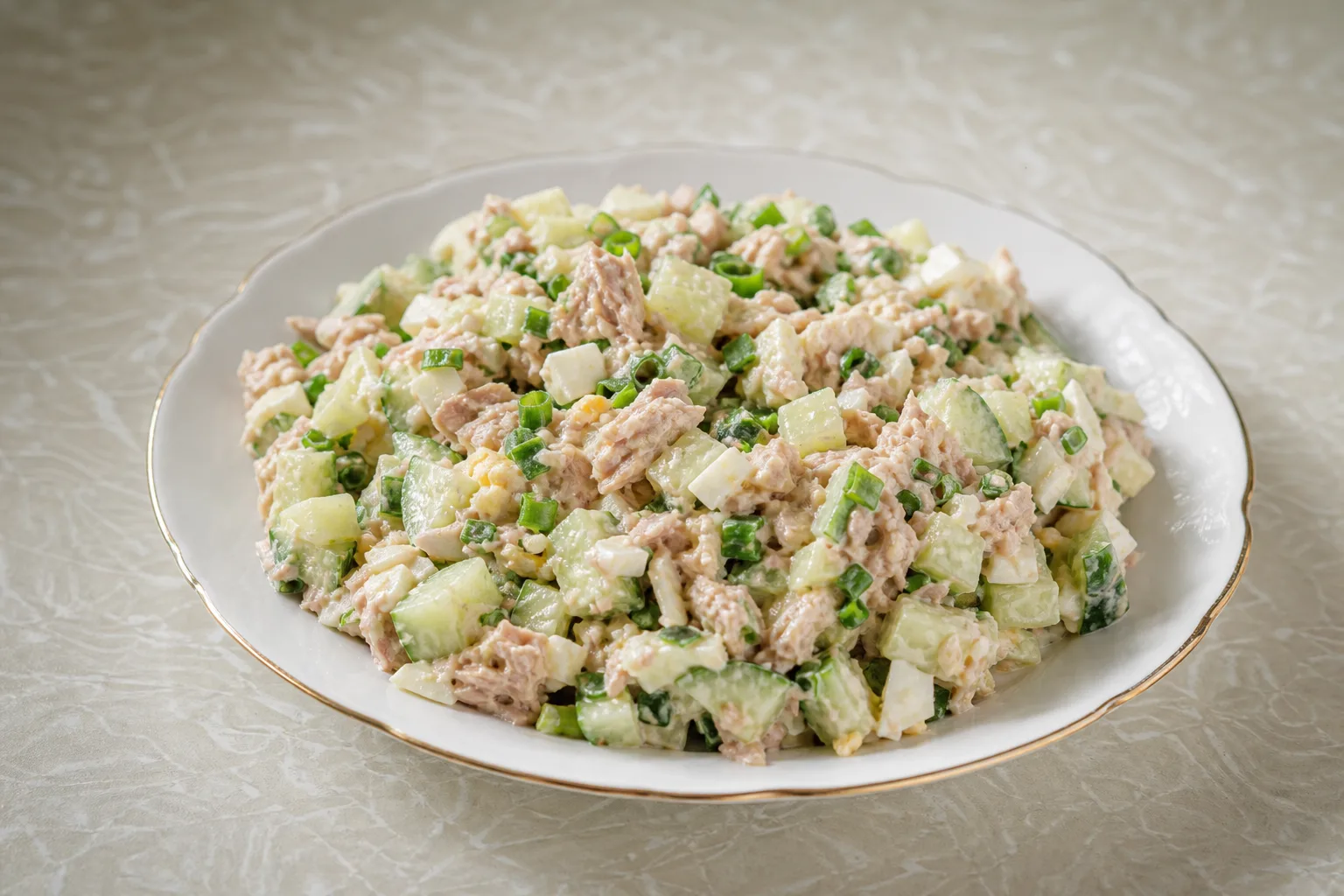 Салат с тунцом