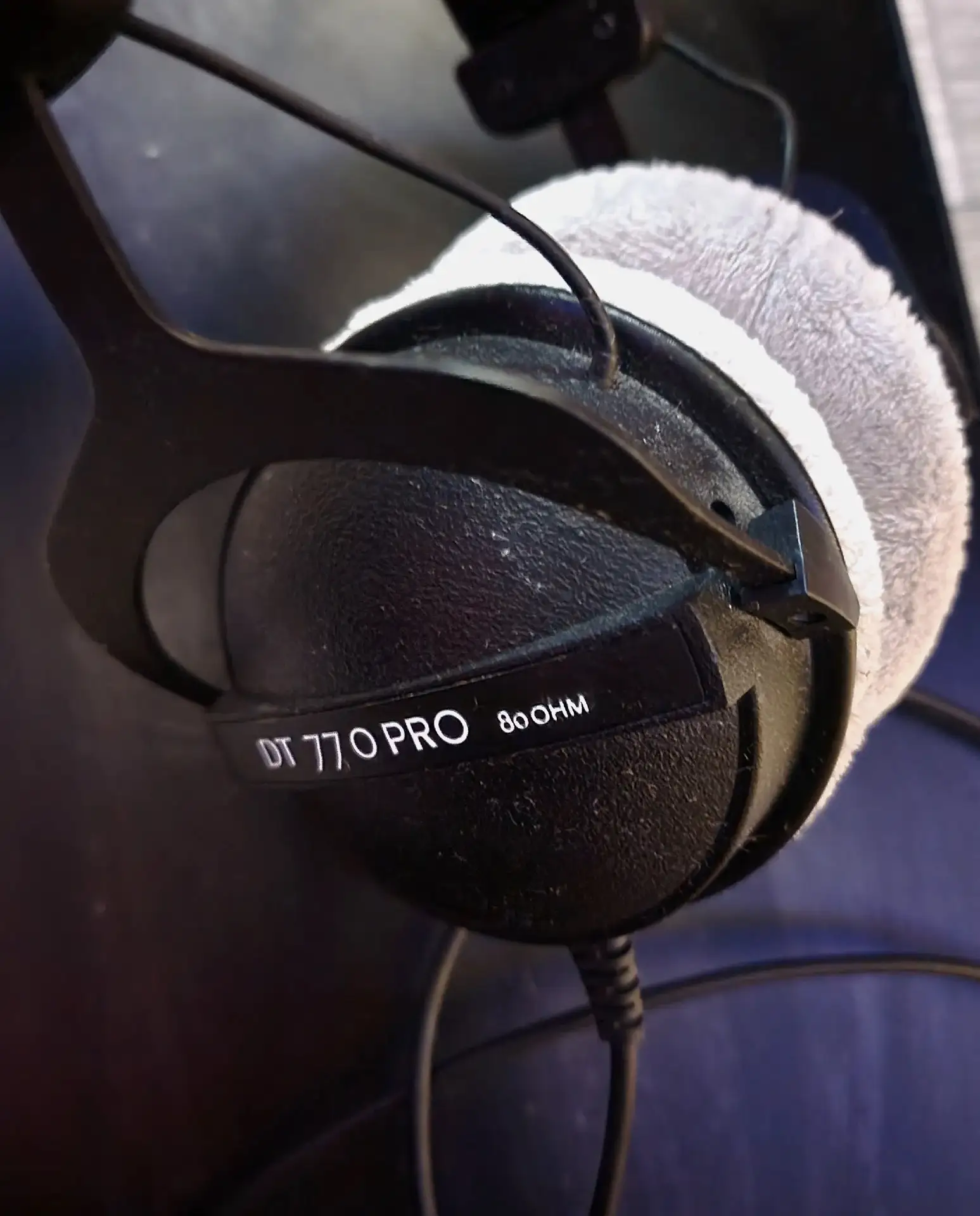Продам студийные наушники DT 770 PRO (80 Oм) (БЕЗ ПЕРЕХОДНИКА)