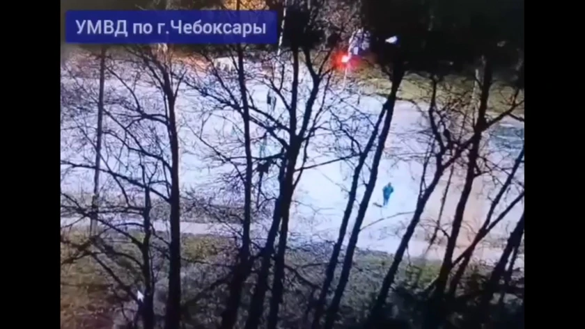 В Чебоксарах мужчина попал под УАЗ, переходя дорогу на красный