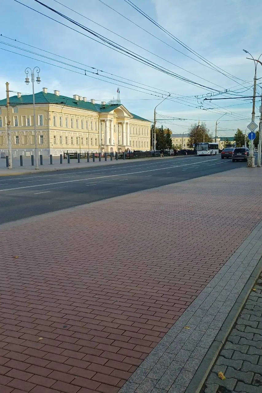 Оу, решили вообще Кострому налысо обрить? Печаль, пишет очевидец.