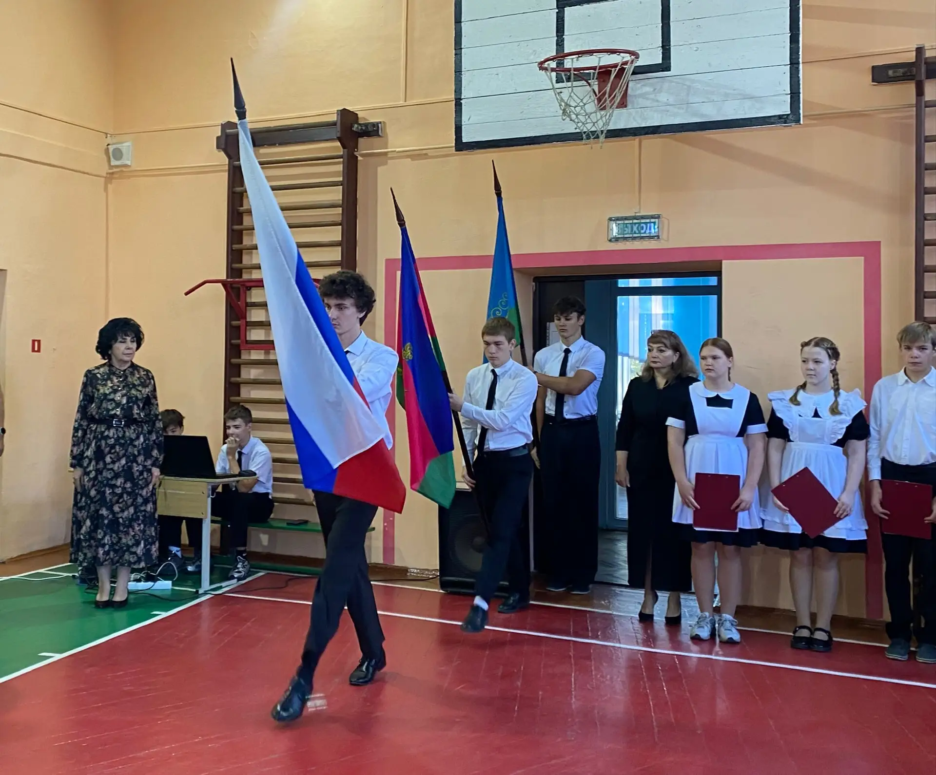С началом новой учебной недели, друзья!