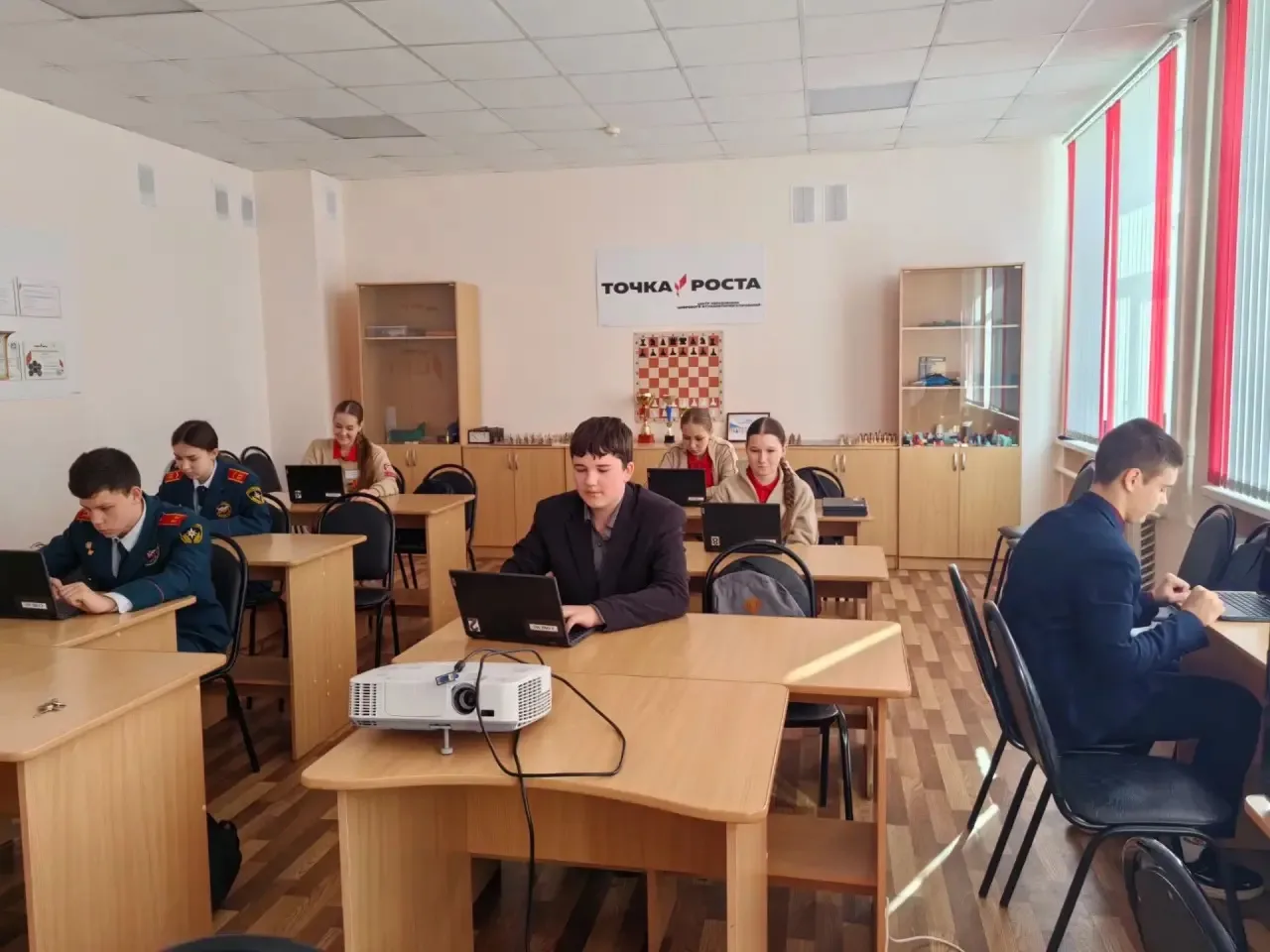 В стенах МБОУ СОШ №2 г. Никольска состоялось значимое образовательное событие — муницип...