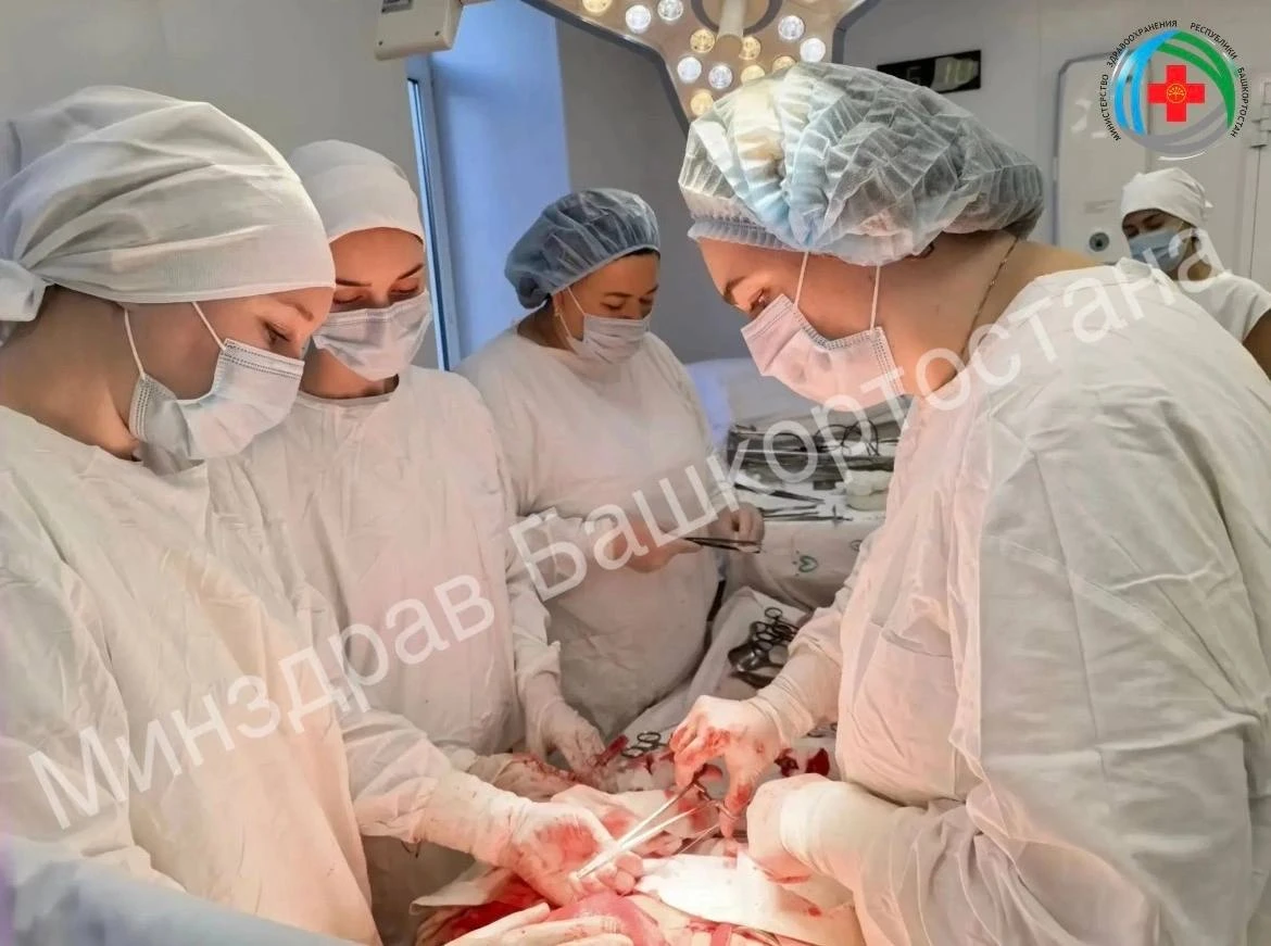 В Уфе врачи перинатального центра спасли маму и её новорождённого сына. Женщина поступи...