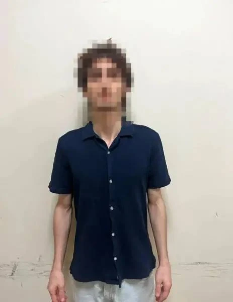 23-летний курьер из Владикавказа забрал у двух школьниц больше 1,2 млн рублей и передал...