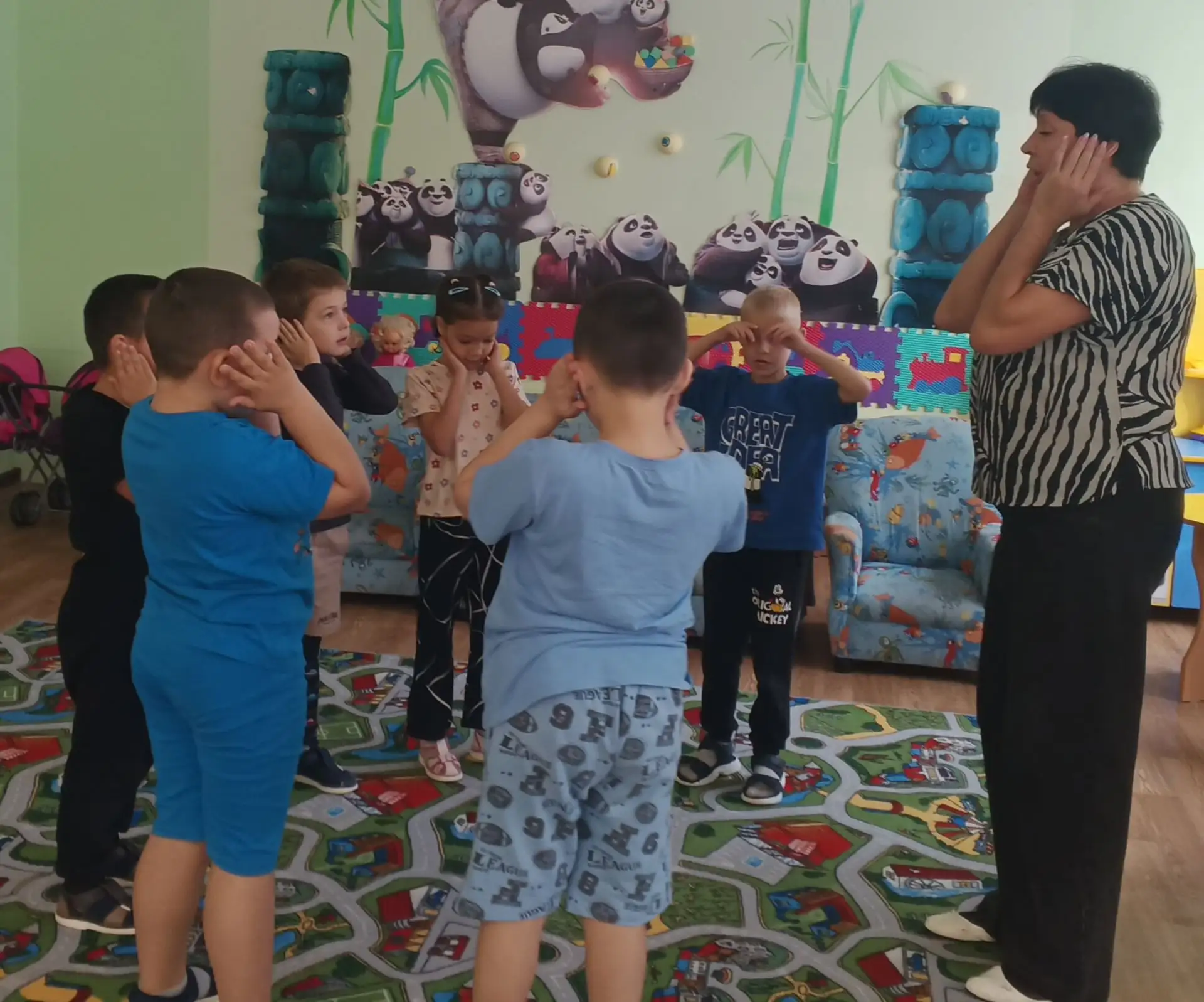 Сегодня в подготовительной группе 5 прошел коррекционный час, посвященный теме «Дикие ж...