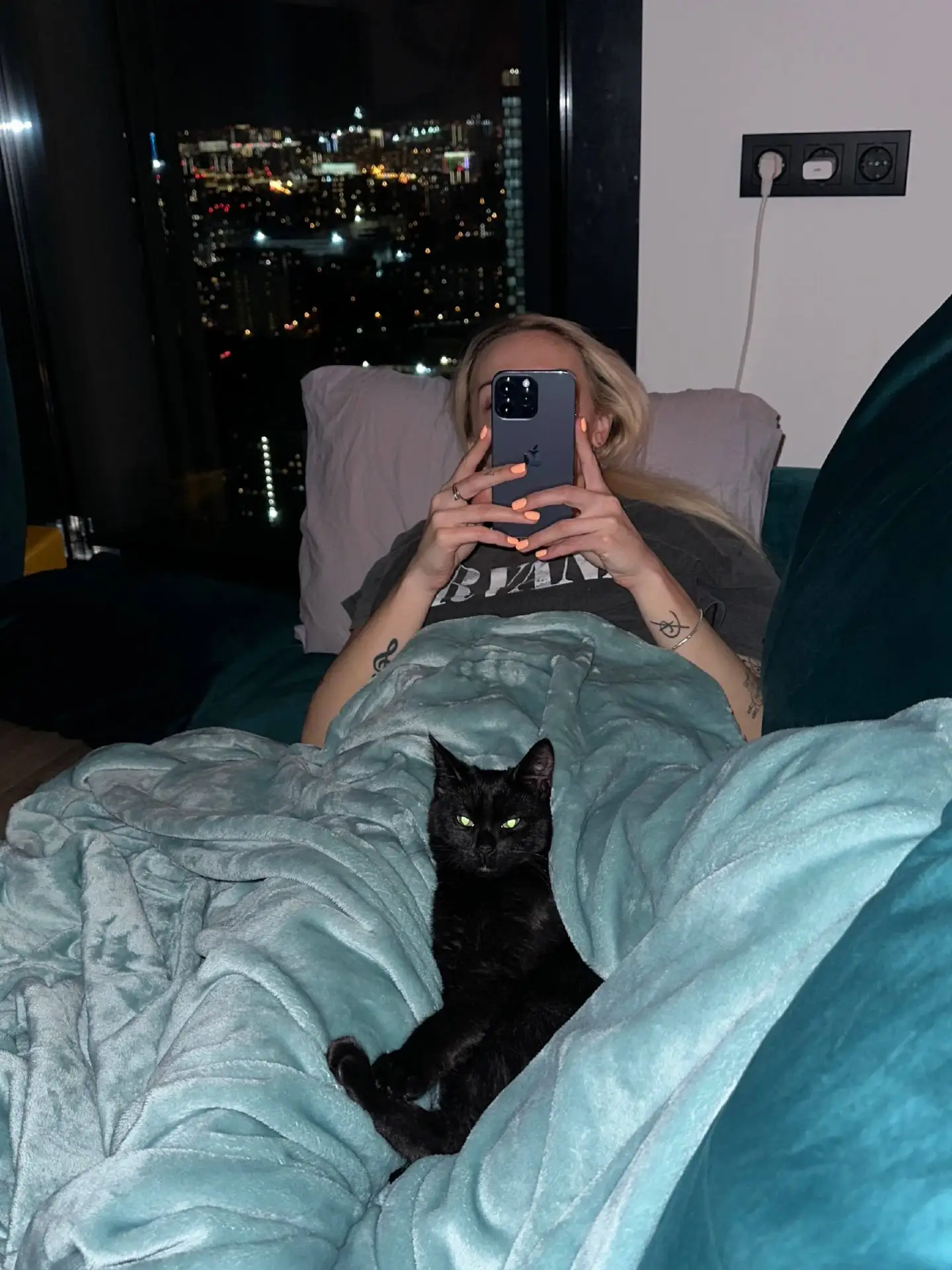 Mary Gu поделилась милой подборкой с хвостатыми 🐈‍⬛🐕
