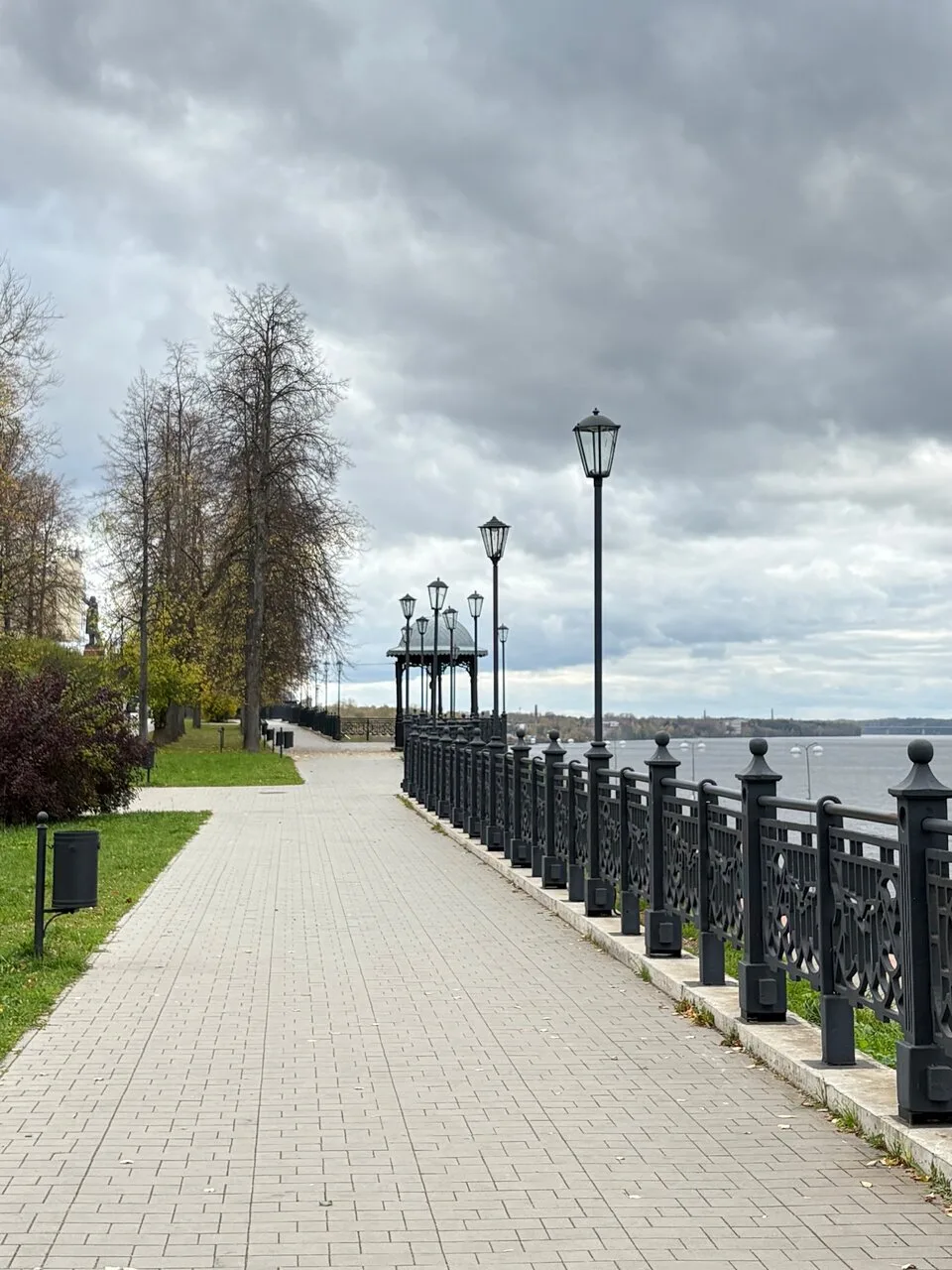 Небольшой городок на Волге Кинешма. Прогулялась по знакомым с детства местам. Осенью ос...