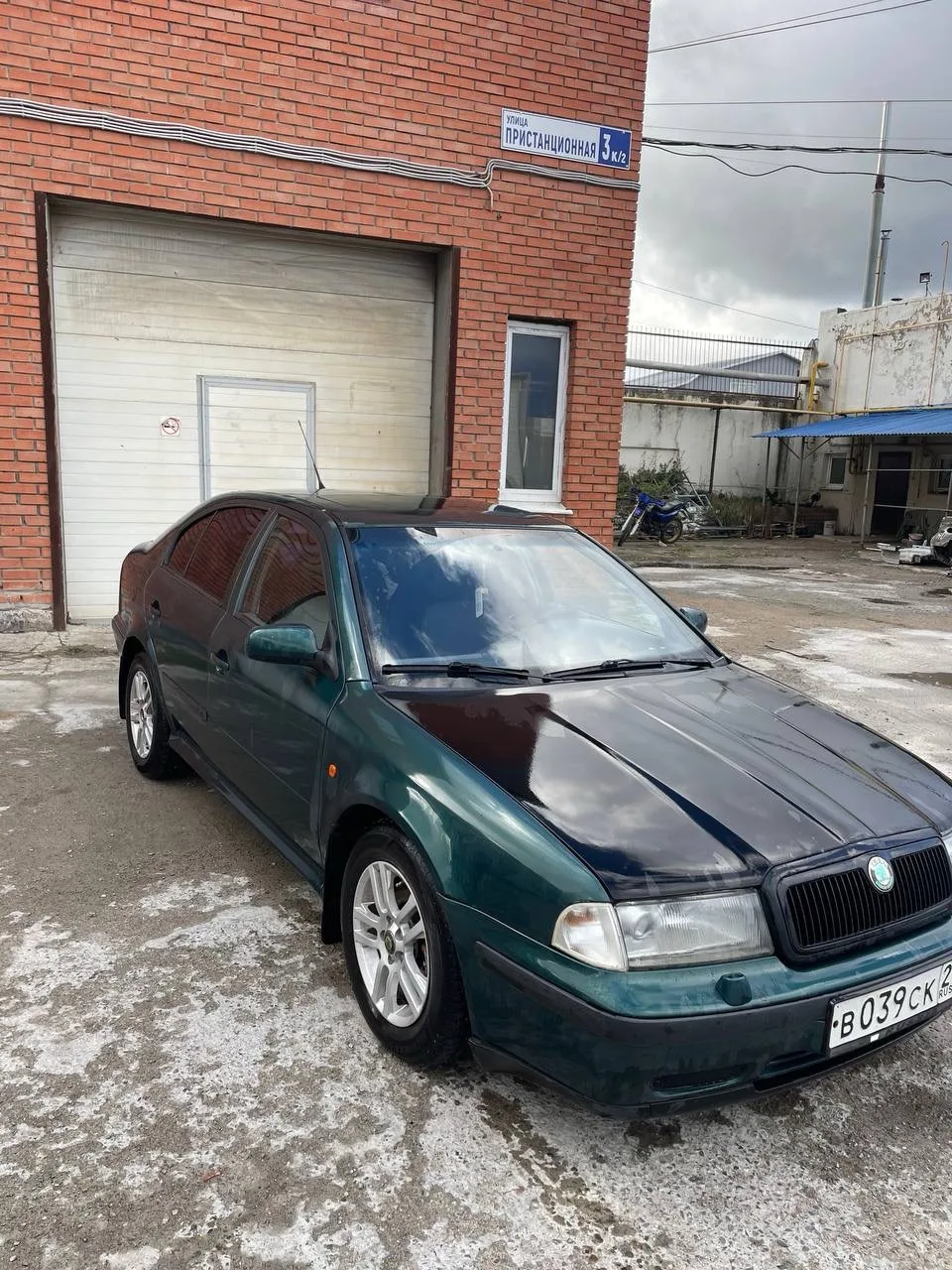 Продам 1998 год 1.8