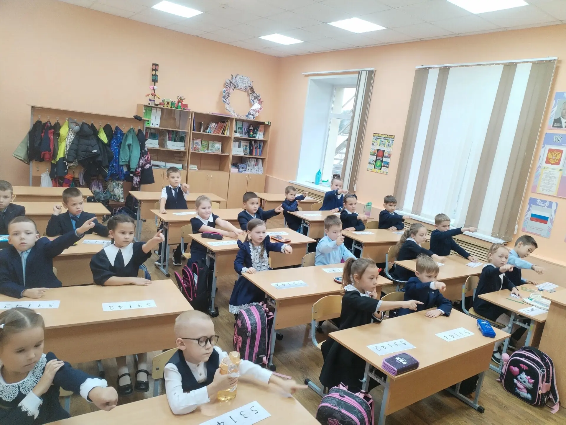 🎉 «НейроДвиж»: перезагрузка для ума — вместе с Межрайонным центром «Семья»! 🎉