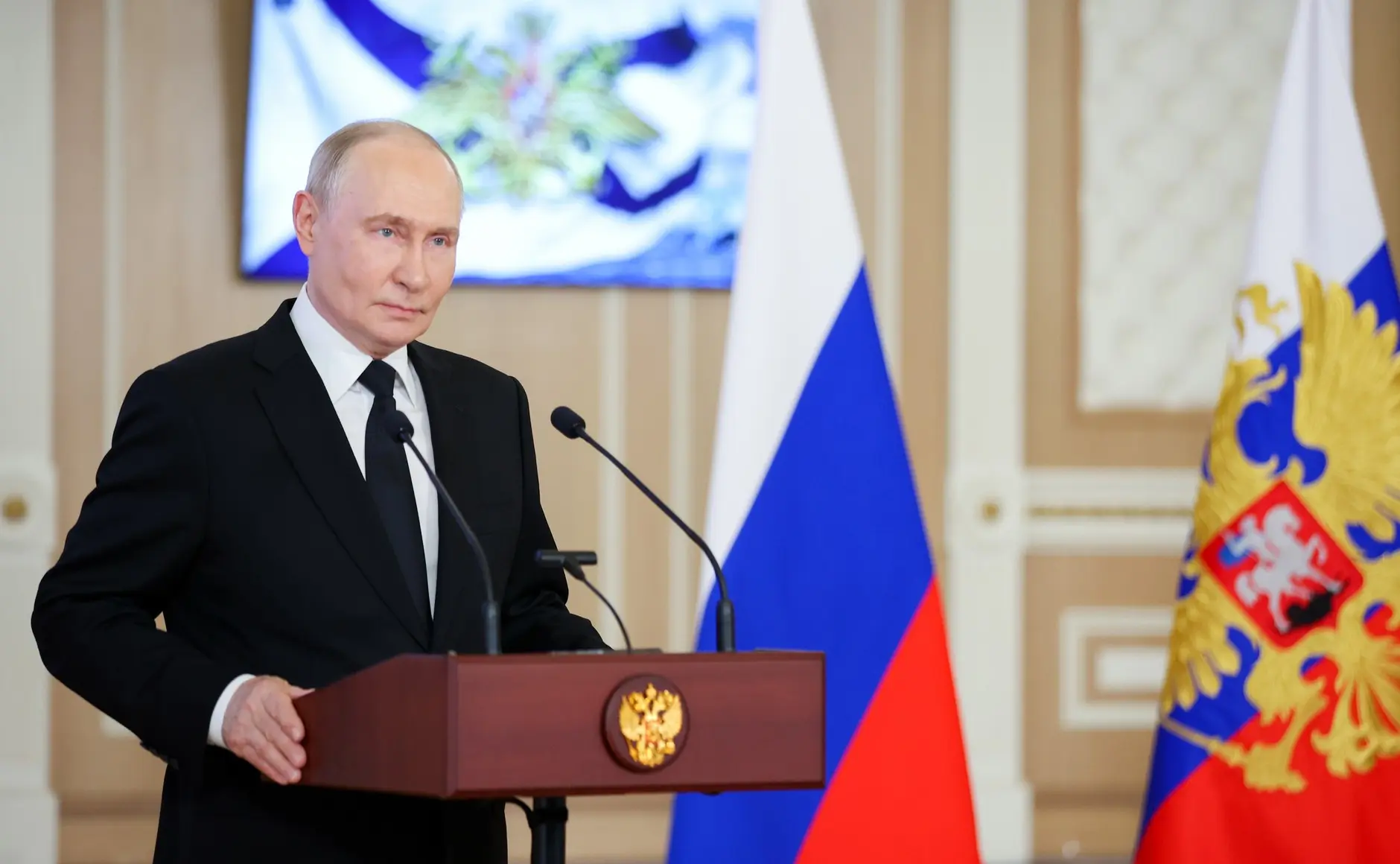 Сегодня свой день рождения отмечает Президент Российской Федерации, Верховный главноком...