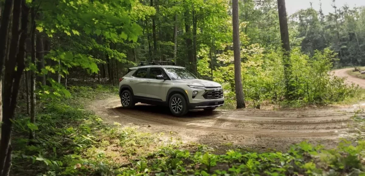 🏷️ Chevrolet обновил кроссоверы Trax и Trailblazer: версия для бездорожья и искусствен...
