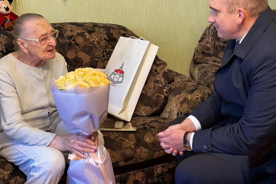 🎉Ветеран труда Любовь Шкарубская отметила 100-летний юбилей — ее поздравил глава админ...