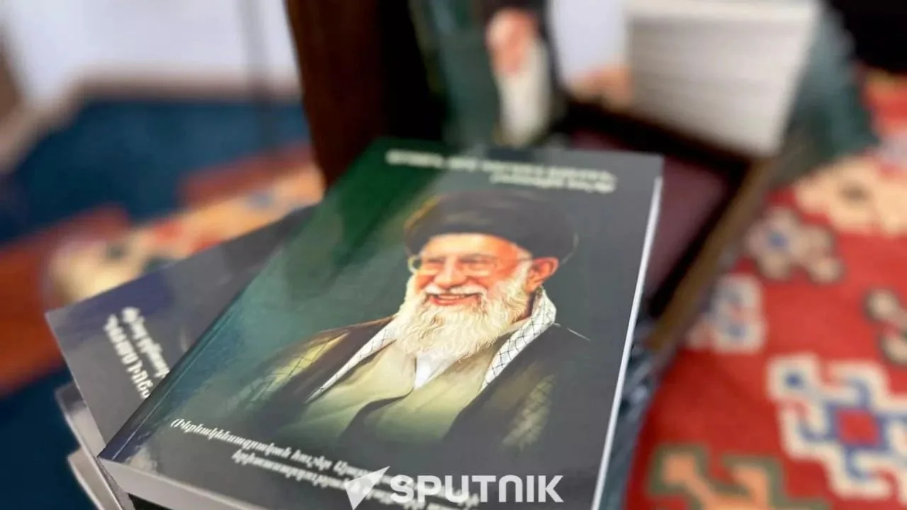 🪯📙 Аятолла Хаменеи и его армянский друг: в Ереване представили тюремные мемуары покой...