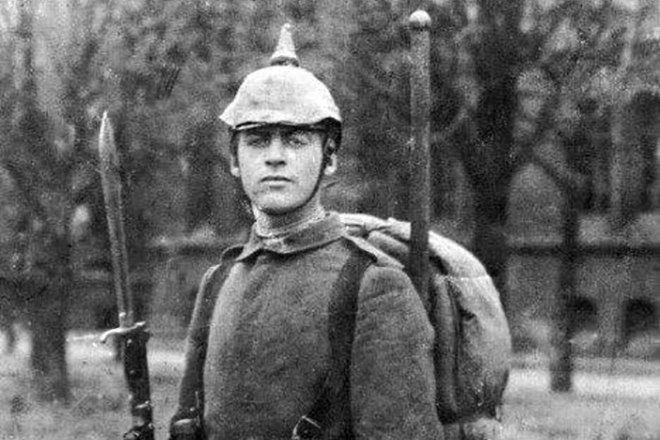 Я молод — мне двадцать лет, но всё, что я видел в жизни, — это отчаяние, смерть, страх ...