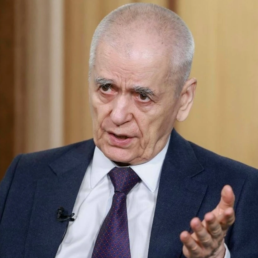 "Россиянки могут рожать и до 60 лет, а мужчины способны стать отцами до 90 лет"