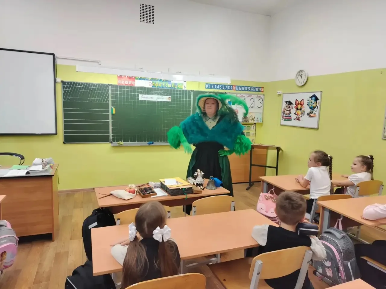 15 октября в 1 м классе было проведено музейное занятие "Дети, в школу собирайтесь!" Му...
