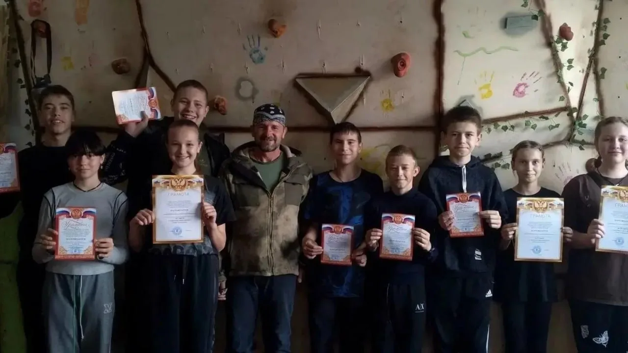 В Шахтерском округе провели спортивный лабиринт для юных ориентировщиков