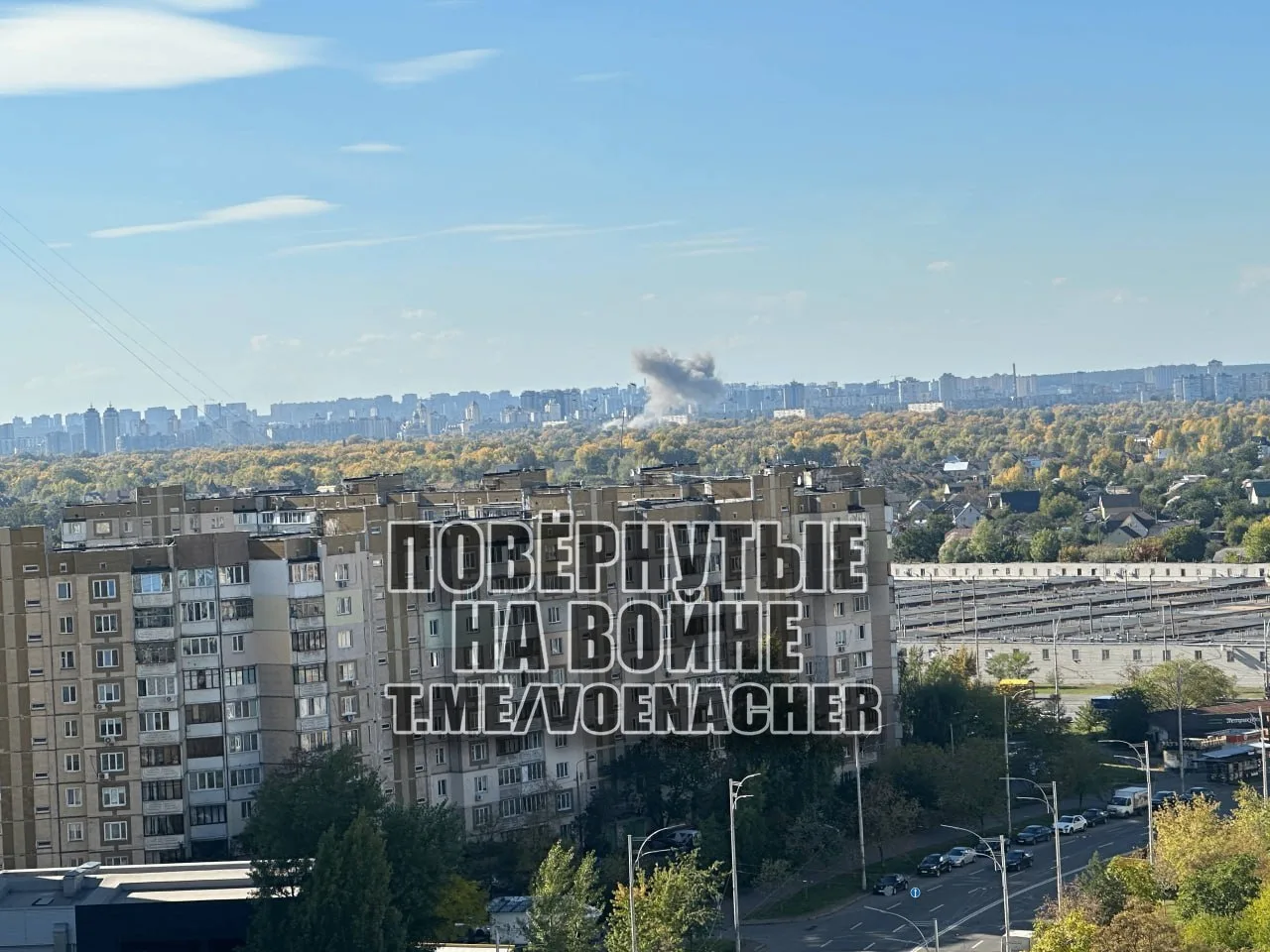 Ещё один кадр места прилёта ракет. Также местные каналы сообщают о прилёте по ресторану...