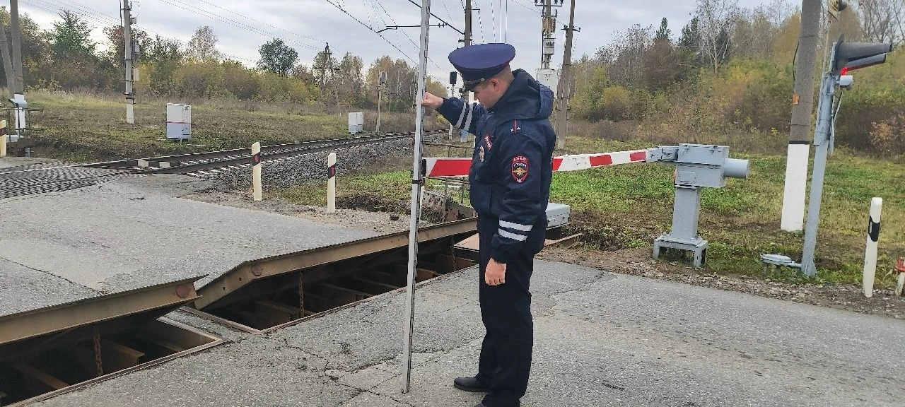 Госавтоинспекция проверила состояние железнодорожных переездов