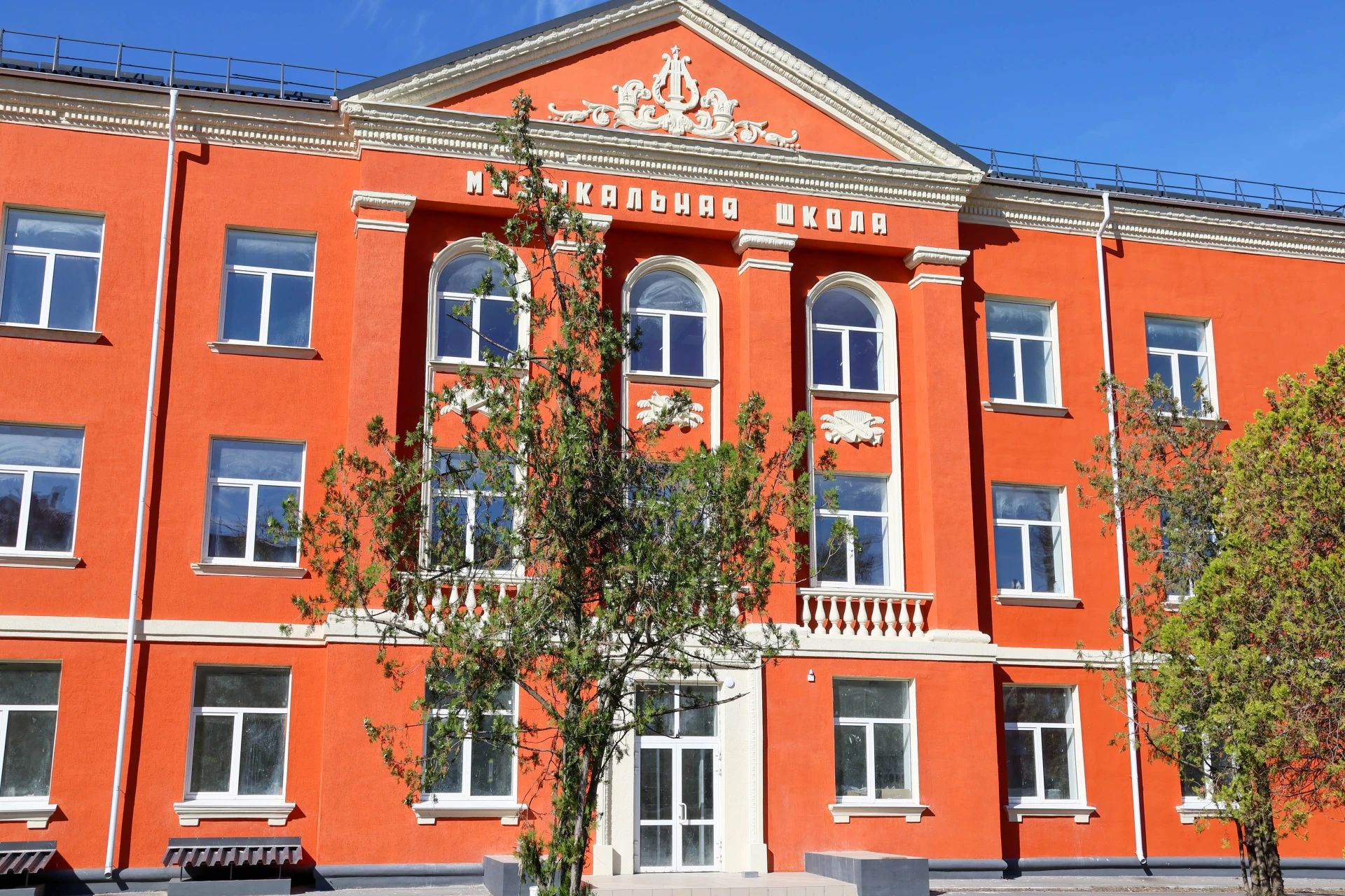 В Северодонецке посетил музыкальную школу №1. Совсем скоро — а ремонт планируют заверши...