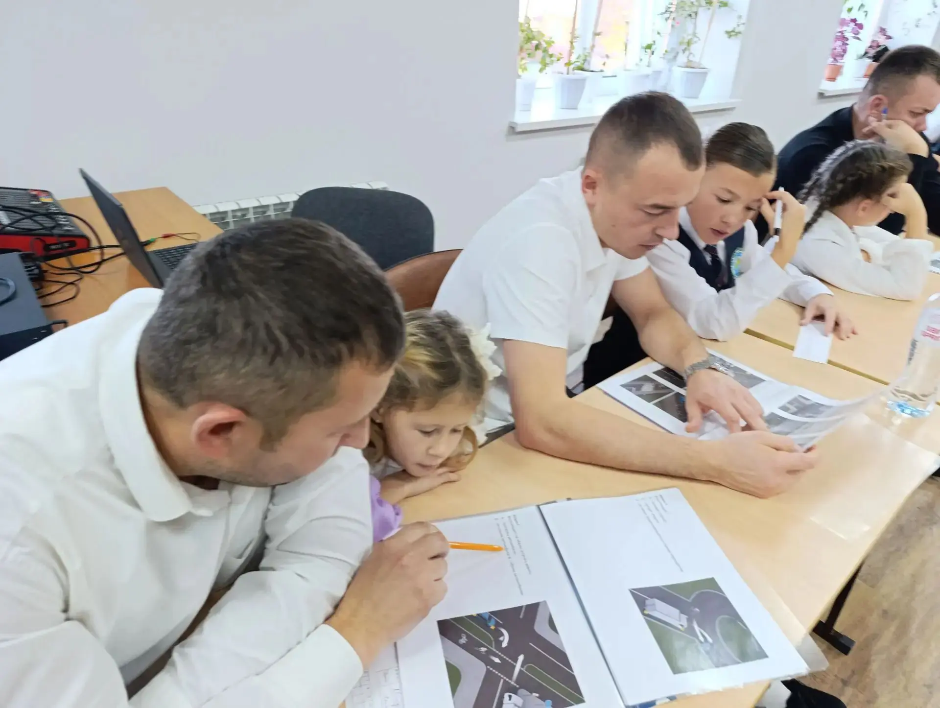 В Центре внешкольной работы состоялся конкурс «Семейный заезд: папа, я и ПДД»