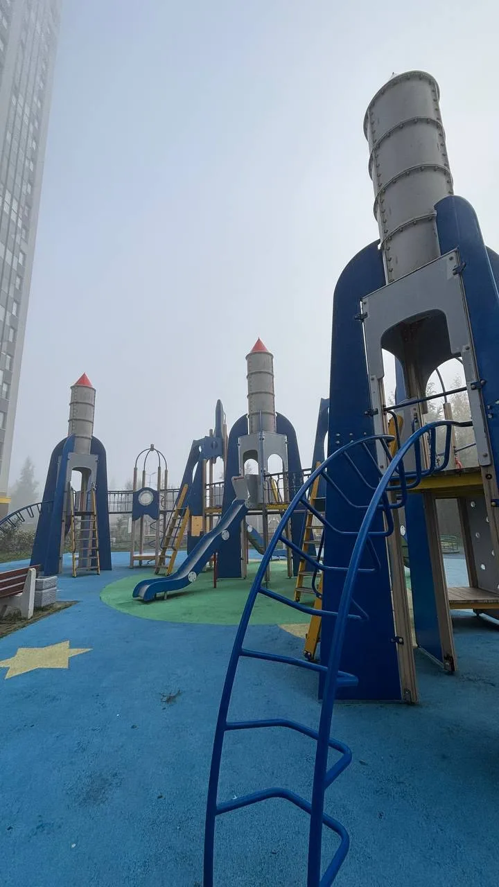 🌫️ Утренний туман на фотографии помогает погрузиться в атмосферу настоящего запуска ра...