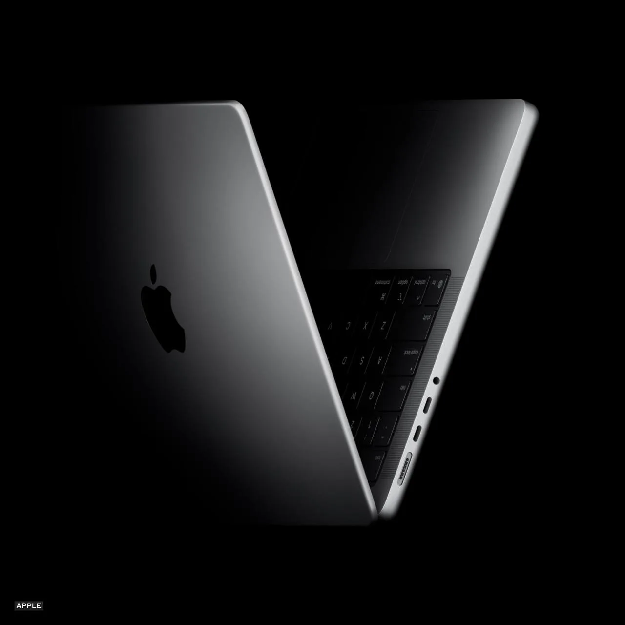 Apple готова представить первый MacBook Pro с сенсорным экраном 🍎