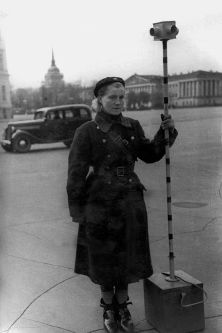 1942.Площадь Урицкого. Блокадный светофор.