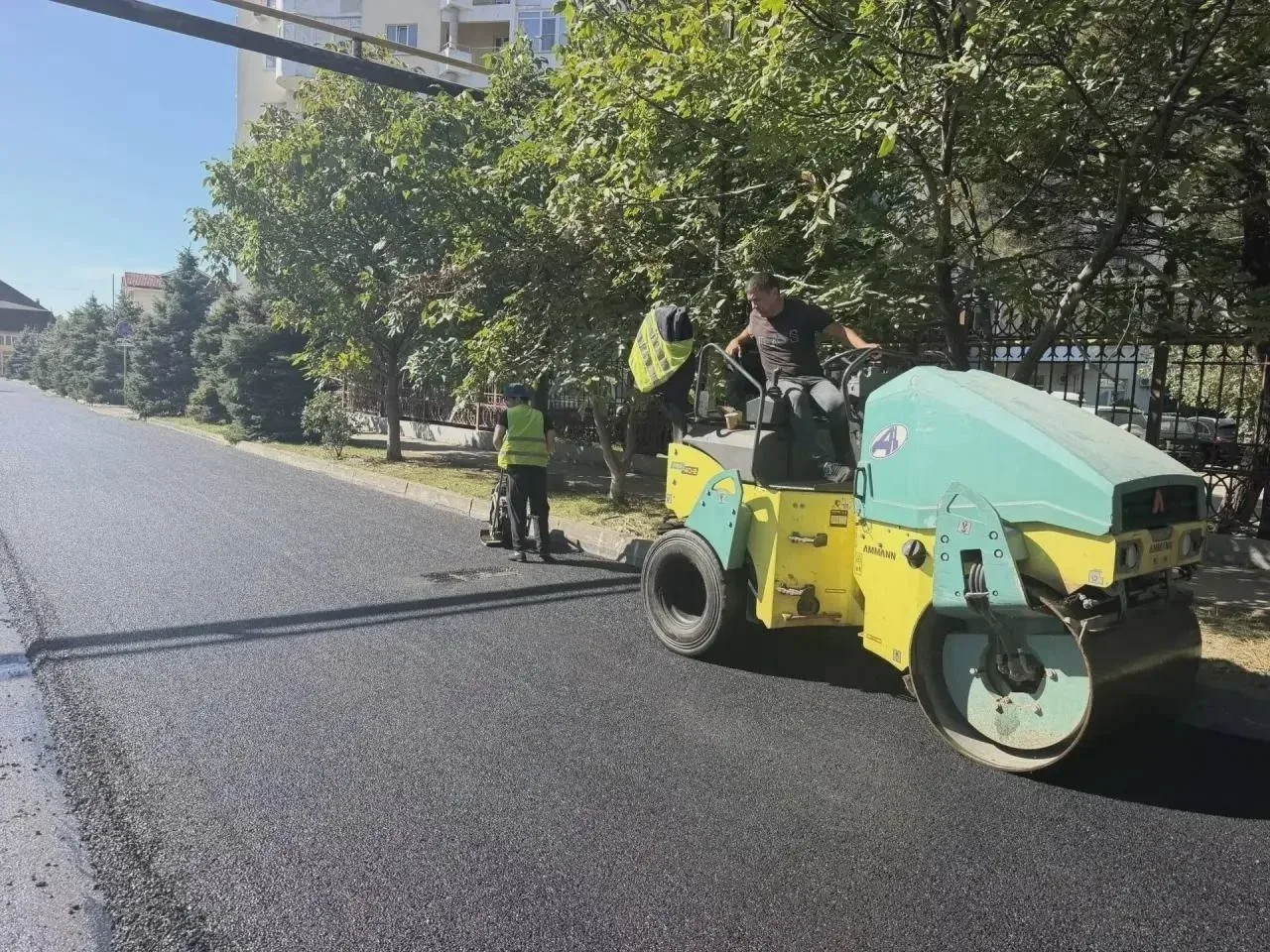 🚧 На Аэродромной обновляют покрытие