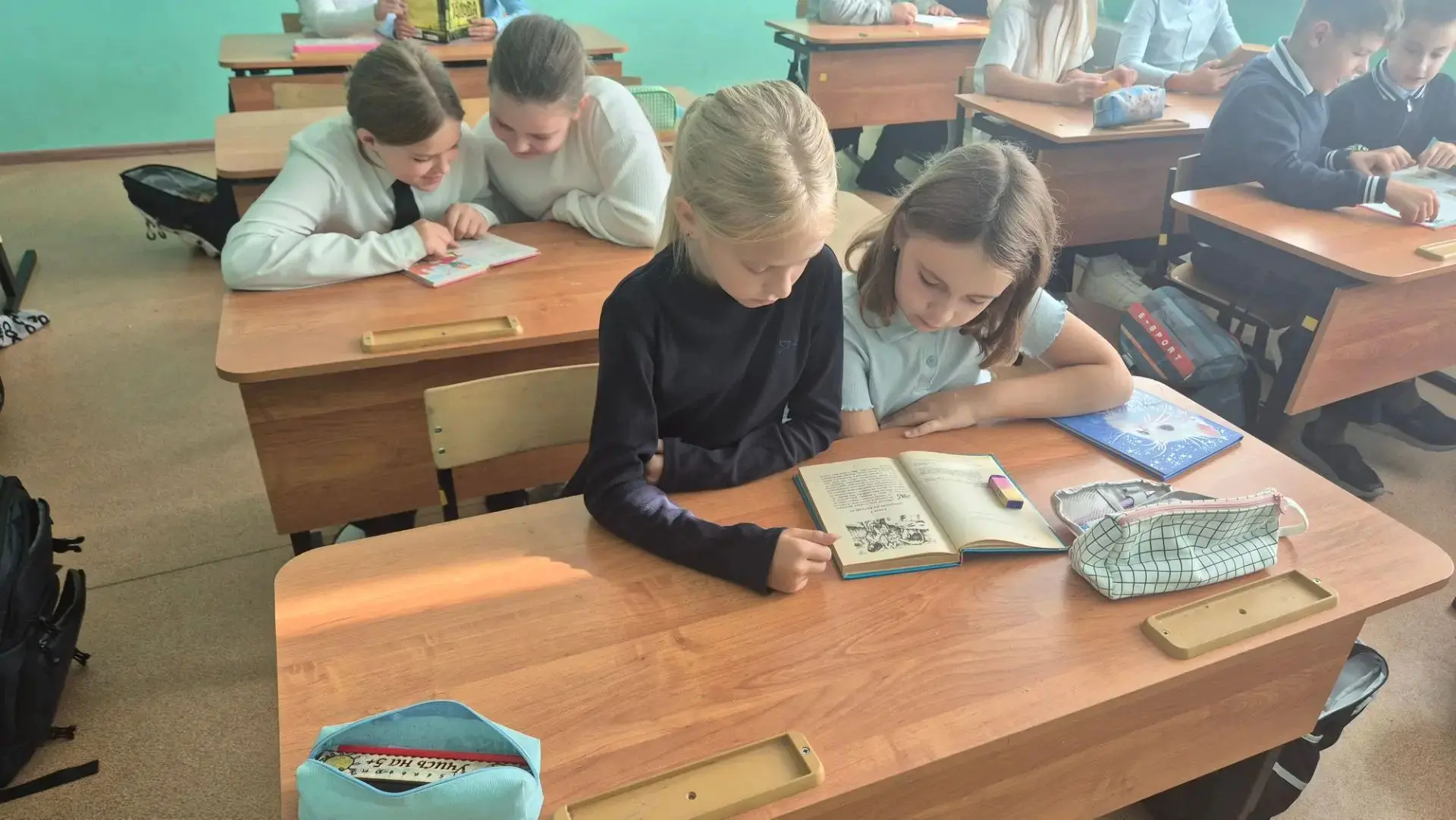 Всемирный день книг: как наши юные читатели, ученики 4в класса покоряли страницы! 🎉