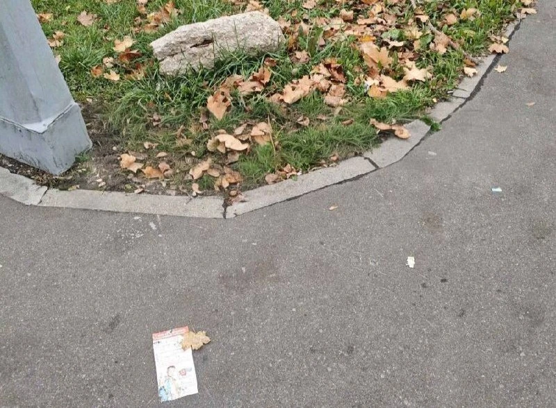 🧹 В Марьино жители жалуются на неубранную дорогу